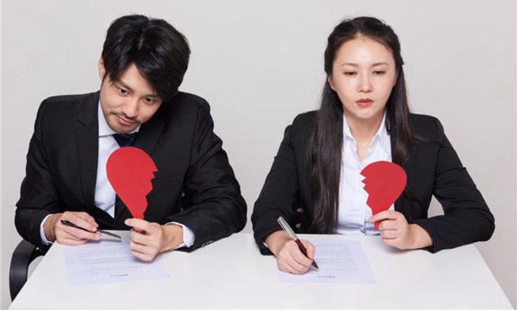 Pháp luật quy định gì về việc vợ chồng ly hôn?
