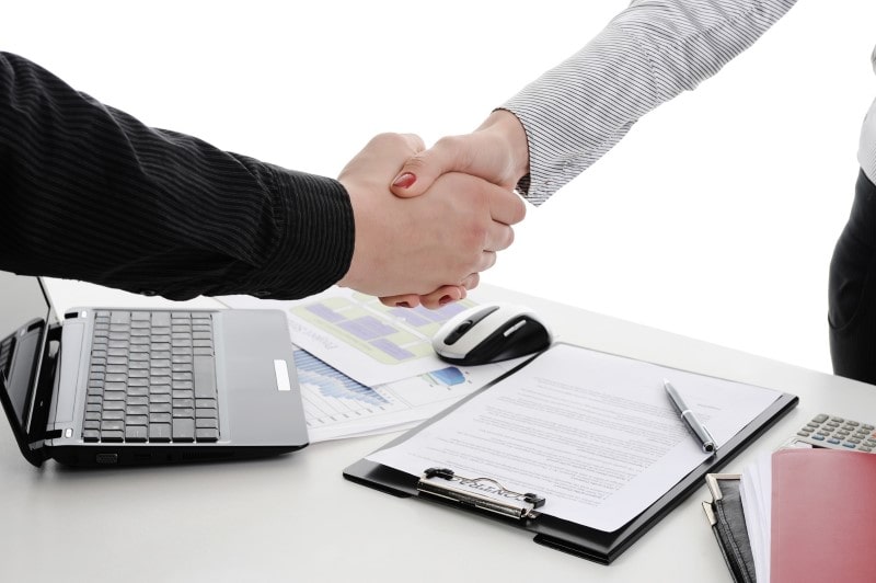 Quy định pháp luật về người lao động nước ngoài mua cổ phần của doanh nghiệp Việt Nam