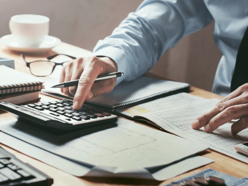 Người nước ngoài làm việc tại Việt Nam  được trả lương như thế nào?