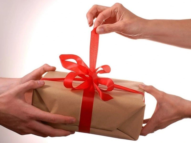 Quy định pháp luật về hối lộ bằng quà tặng