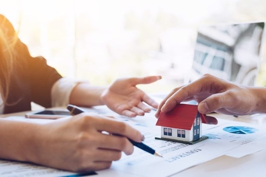 Đặt cọc mua bán đất đai là gì?